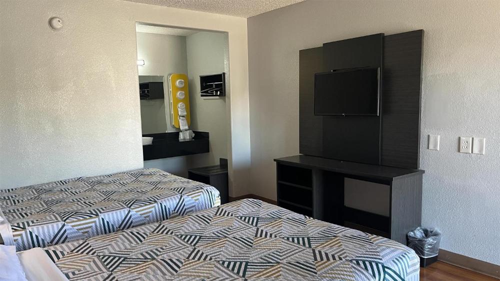 Quadruple Room - Non Smoking interior