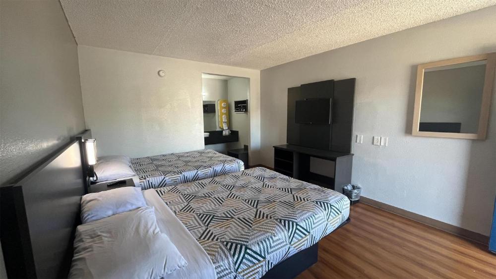 Quadruple Room - Non-Smoking interior